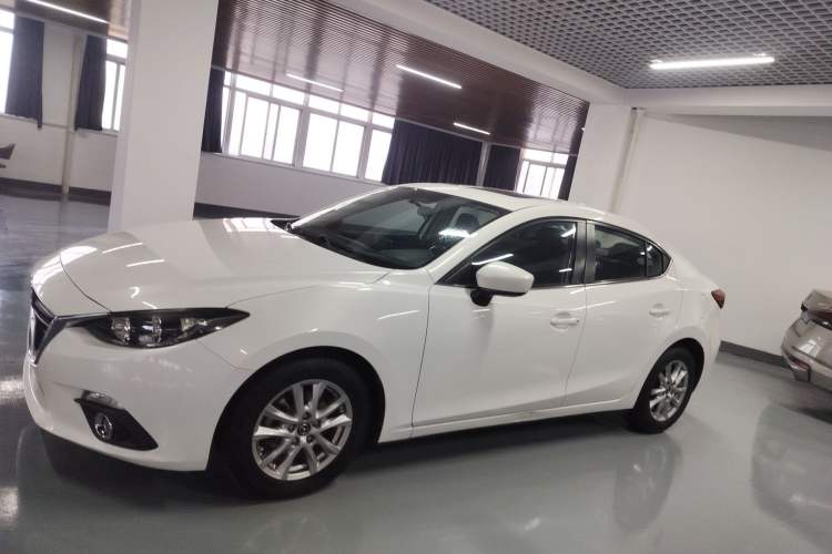 Used Mazda Mazda 3 Axela 2016 Sedan 1.5L Automatic Luxury Model
