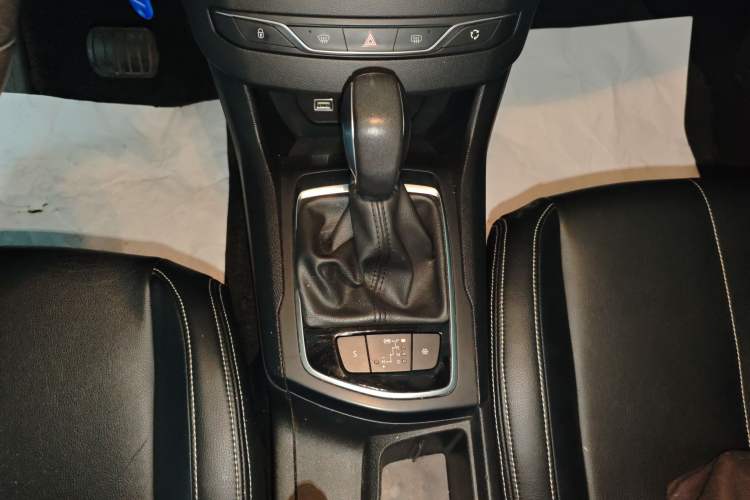 Used Peugeot 308S 2015 1.2T Automatic Jingchi Edition
