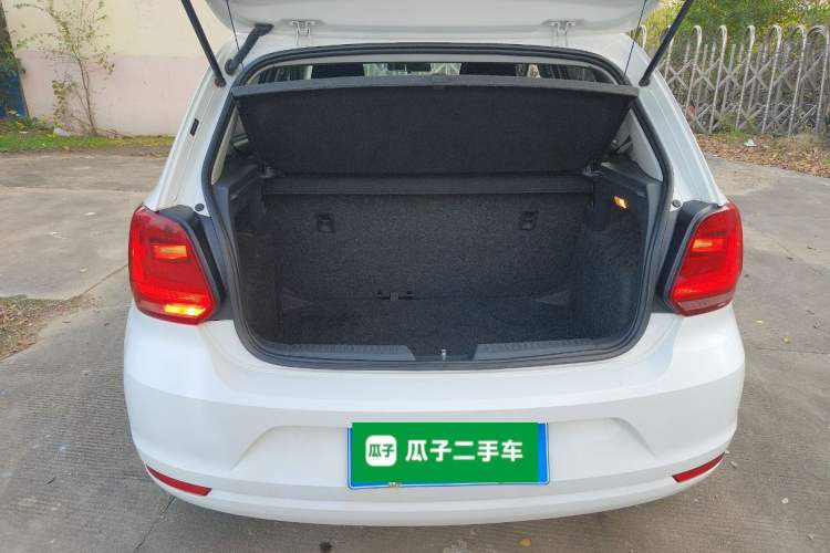 Used Volkswagen Polo 2014 1.4L Manual Fashion Edition
