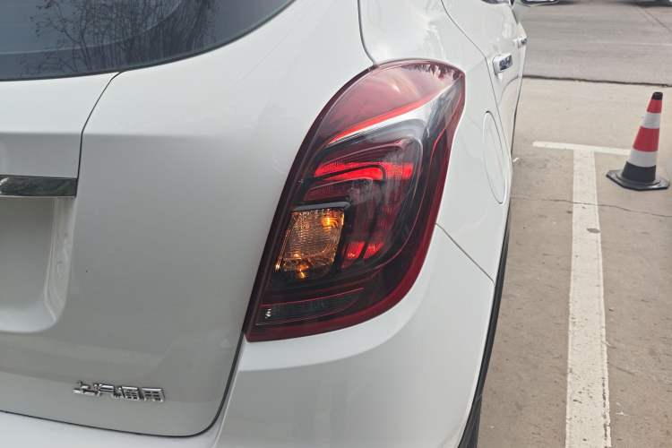 Used Buick Encore 2017 18T Automatic Two-Wheel Drive Urban Elite Model
