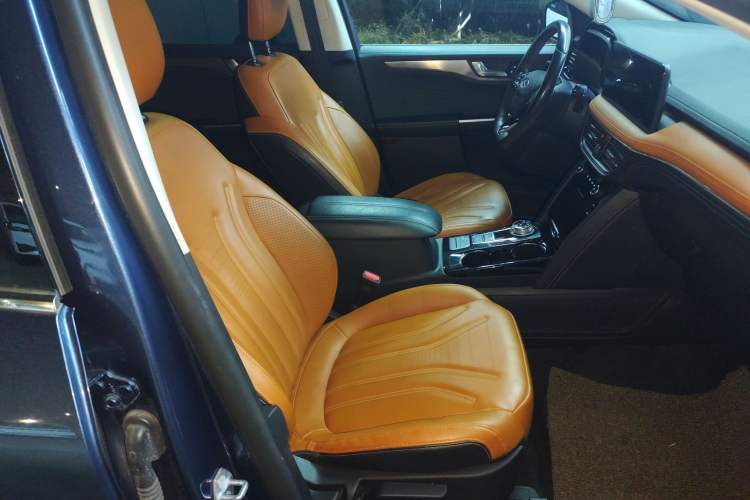 Used Ford Escape 2020 EcoBoost 245 Two-Wheel-Drive Titanium Edition
