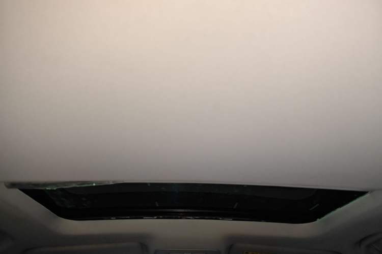 Used Roewe i5 2021 1.5L CVT Platinum Edition
