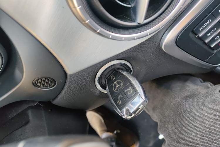 Used Mercedes-Benz CLA 2014 CLA 260 4MATIC
