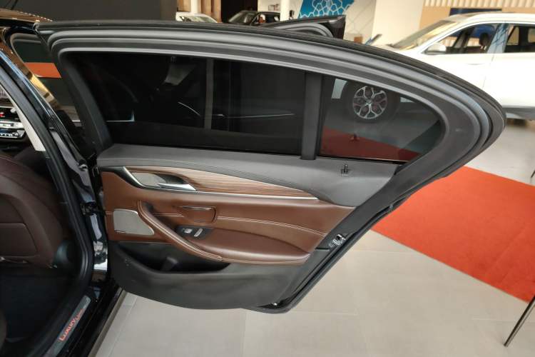 Used BMW 5 Series 2019 530Li Luxury Edition Premium Package
