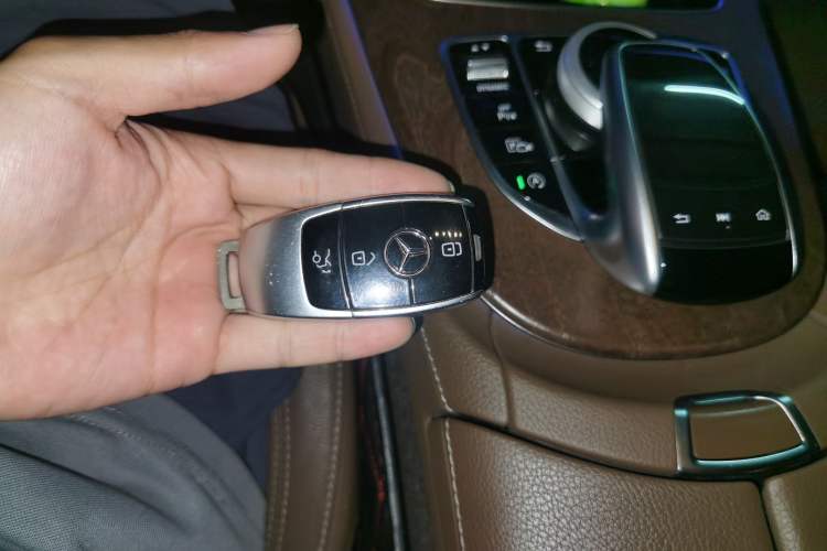 Used Mercedes-Benz E-Class 2018 Facelift E 200 L
