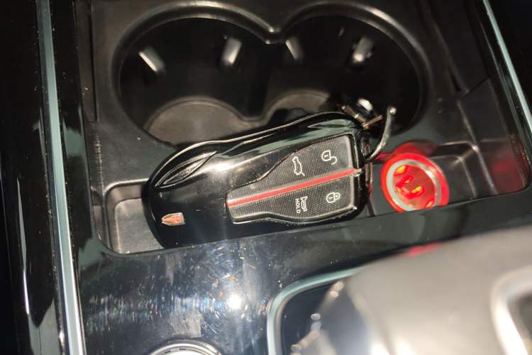 Used Hongqi HS5 2022 Revised Version 2.0T Smart Connect Flagship Edition
