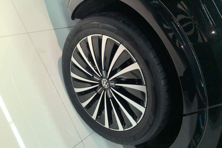 Used Volkswagen Viloran 2024 380TSI Premium Edition
