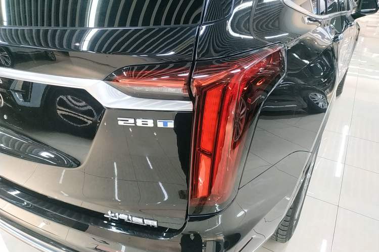 Used Cadillac XT6 2022 2.0T 7-Seater Two-Wheel Drive Luxury Version
