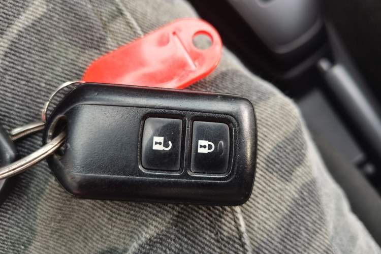 Used Toyota YARiS L 2019 1.5E CVT Dynamic Edition China VI compliant
