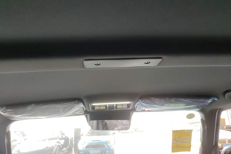 Used  V23 2025 401 Two-Wheel Drive Advanced Edition
