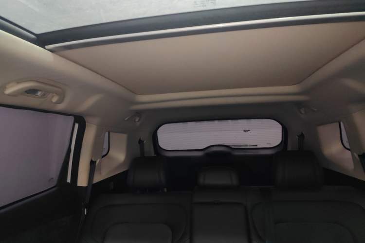 Used Sinotruk VGV U70 2020 1.5T Automatic Smart Luxury 7-Seater
