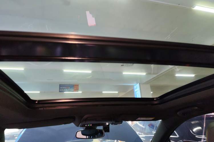 Used Cadillac XT5 2022 2.0T Two-Wheel Drive Luxury Version