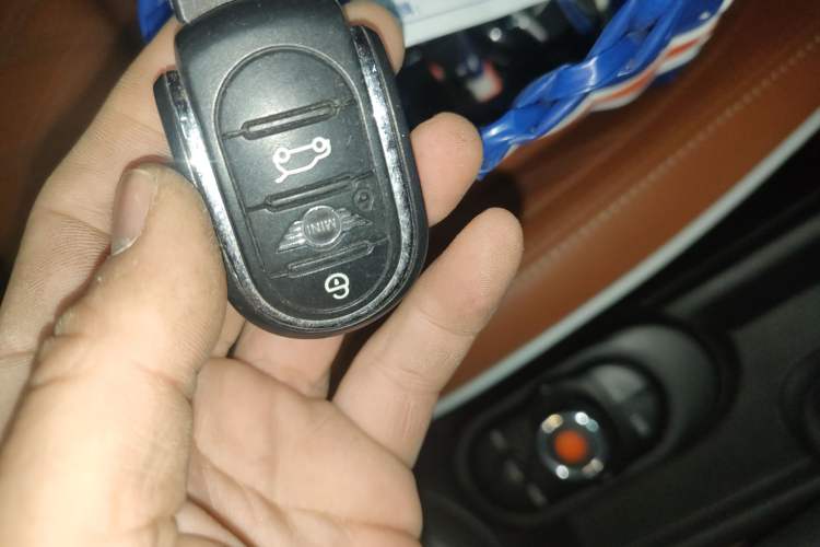 Used  MINI 2018 1.5T COOPER Artist Five-Door Edition
