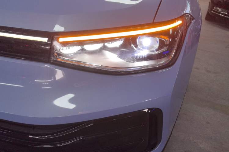 Used Volkswagen Tharu 2025 NewRui 300TSI Prestige Edition
