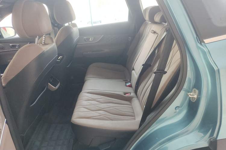 Used Chery Tiggo 8 PLUS C-DM 2025 1.5T 116 km Prestige Version 5 Seats
