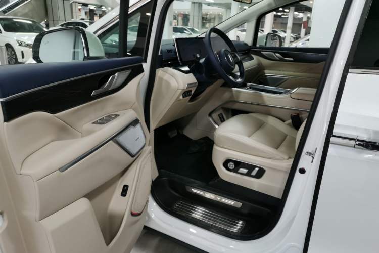 Used Wey Lanshan 2023 Four-Wheel Drive Ultra-Long Range Version
