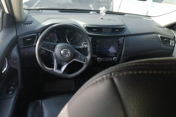 Used Nissan X-Trail 2019 2.0L CVT Smart Connect Comfort Edition 2WD
