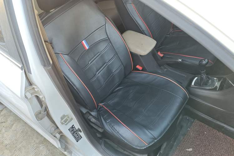 Used Baojun 310W 2017 1.5L Manual Fashion Model China V
