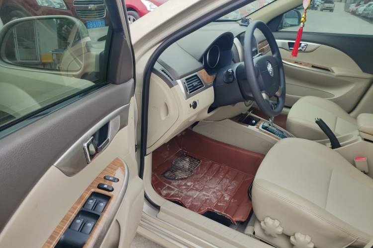 Used Buick Excelle 2015 1.5L Automatic Classic Model
