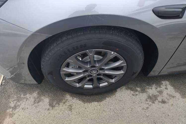 Used BYD Qin L 2025 DM-i Smart Drive 80KM Leading Model