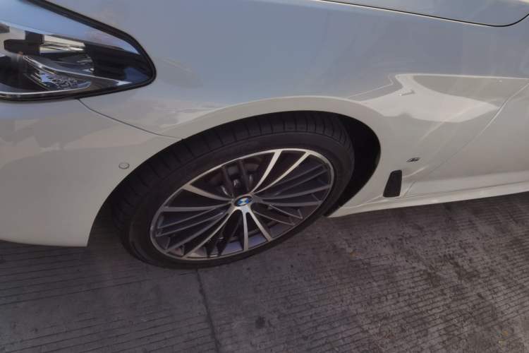 Used BMW 5 Series 2019 Facelifted 530Li Leading Edition M Sport Package
