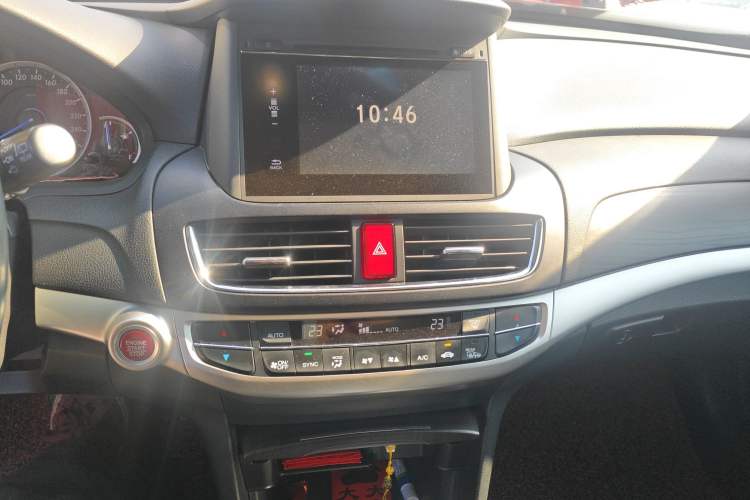 Used Honda Crosstour 2016 2.4L Luxury Navigation Edition