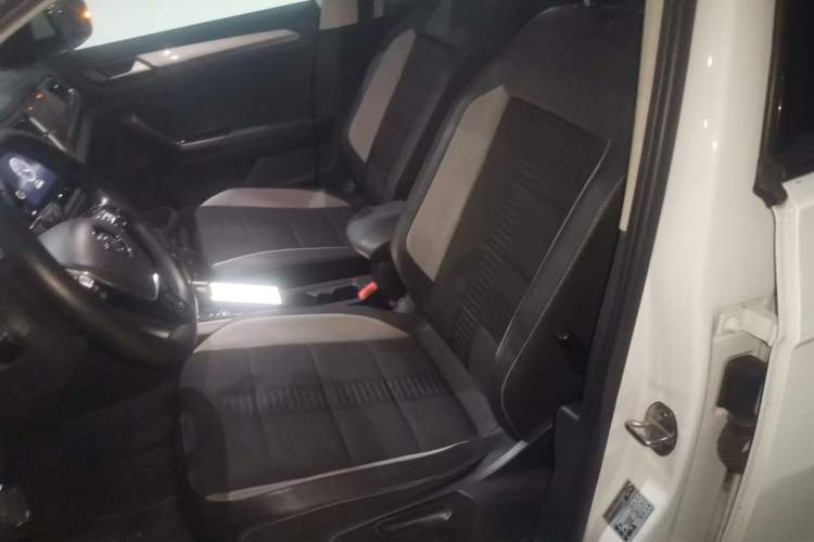 Used Volkswagen T-ROC 2019 230TSI DSG Two-Wheel-Drive Advanced Version China VI Standard
