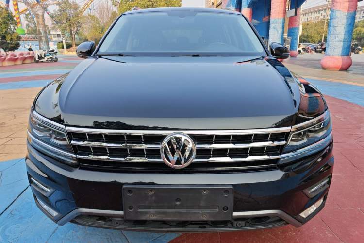 Used Volkswagen Tiguan L 2019 380TSI Automatic All-Wheel Drive Luxury Edition with 7 Seats China VI Standard
