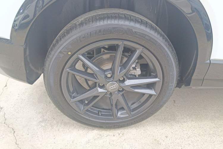 Used Audi Q2L 2021 35 TFSI Progressive Dynamic Edition
