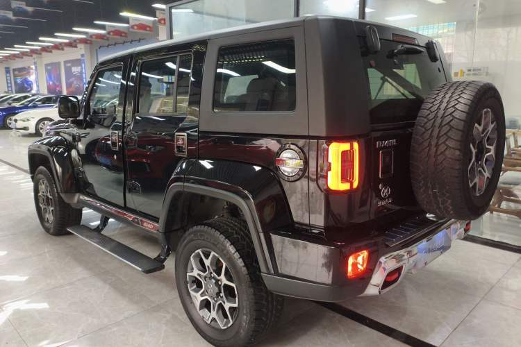 Used  BJ40 2018 PLUS 2.3T Automatic Four-Wheel Drive Flagship Version China V Emission Standard
