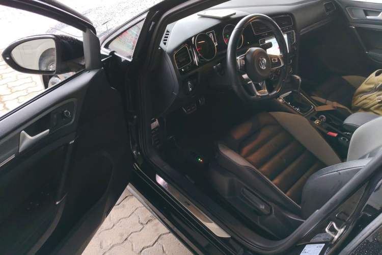 Used Volkswagen Golf 2018 280TSI Automatic R-Line Model
