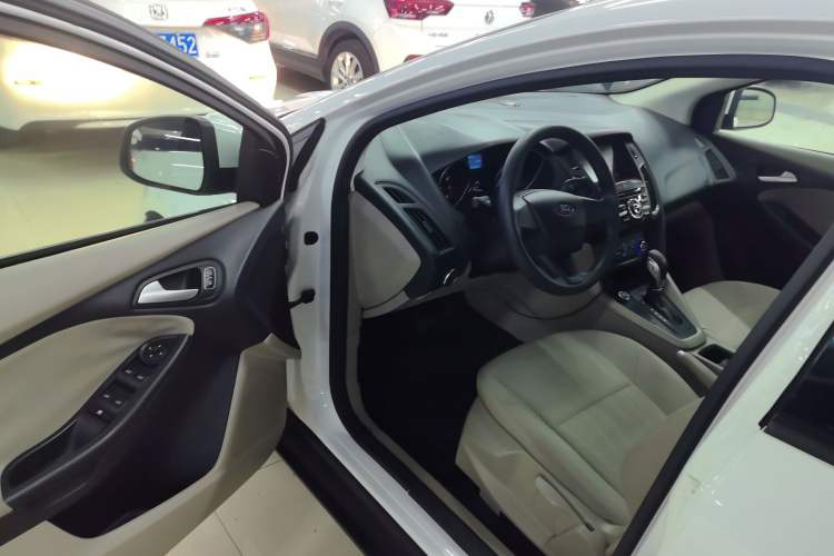 Used Ford Focus 2017 Sedan 1.6L Automatic Comfort Plus SmartDrive Edition
