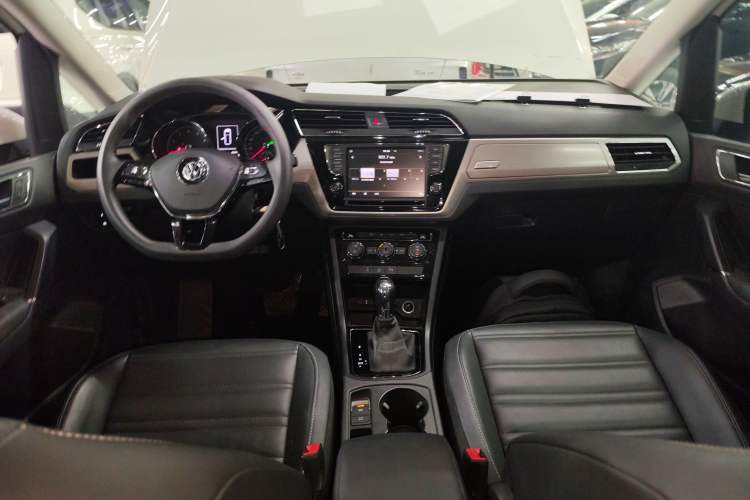 Used Volkswagen Touran 2018 Volkswagen Touran L 280TSI DSG Comfort Edition 7 Seats China V Emission Standard
