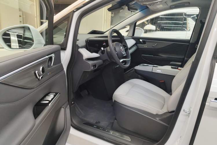 Used Buick GL8 2025 Lu Zun Deluxe Edition
