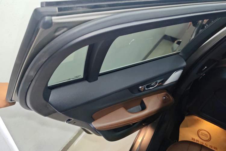 Used Volvo V60 2020 T5 Zhiyuan Luxury Edition
