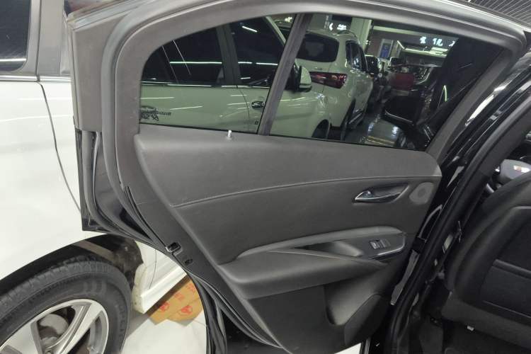 Used Cadillac XT4 2020 28T Two-Wheel-Drive Leading Version
