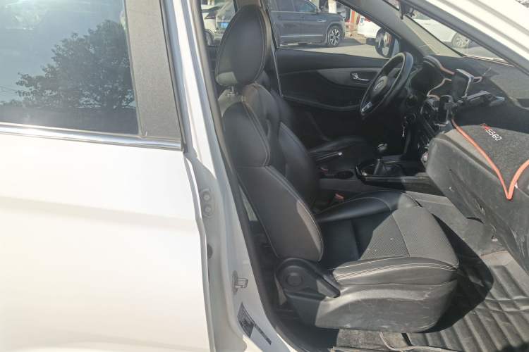 Used Dongfeng Fengon S560 2018 1.8L Manual Urban Model 7 Seats