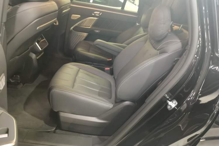 Used ONVO Luxeed L90 2025 Model—Ultra Six-Seater Version
