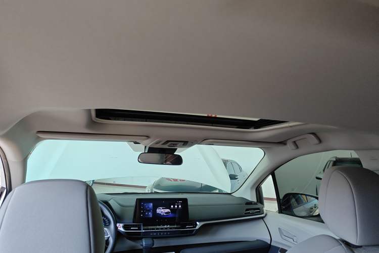 Used Toyota Sienna 2024 2.5L Hybrid Comfort Edition
