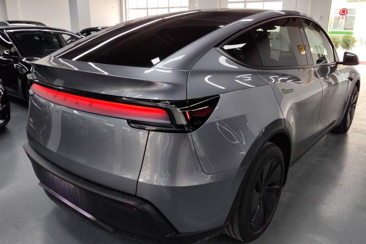 Used Tesla Model Y 2025 Rear-Wheel Drive First Edition