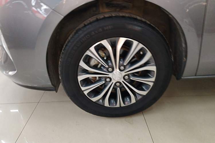 Used Buick GL8 2021 Land Cruiser Executive Class 652T Comfort Model
