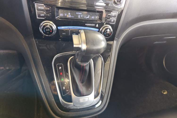 Used Haval H6 2016 Upgraded Model 1.5T Automatic Two-Wheel Drive Elite Version
