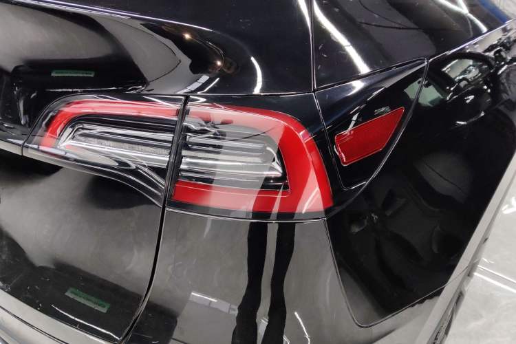 Used Tesla Model Y 2022 Long-Range All-Wheel-Drive Version