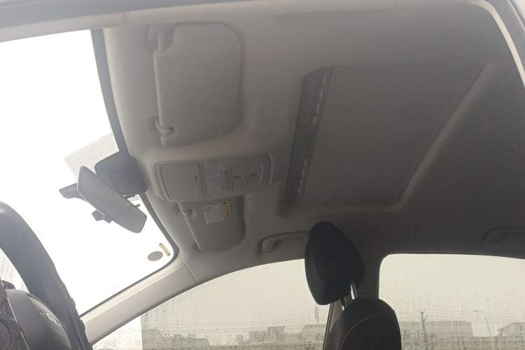 Used Roewe i5 2021 1.5L CVT Platinum Edition