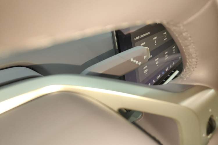 Used  12 2025 Ultra Extended-Range Edition
