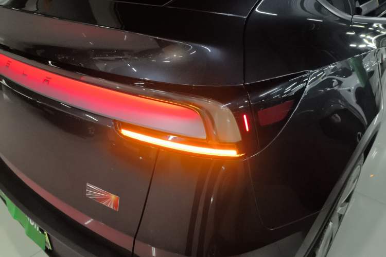 Used Tesla Model Y 2025 Long-Range All-Wheel Drive First Edition
