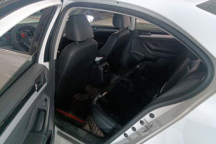 Used Volkswagen Sagitar 2015 230TSI Automatic Comfort Version
