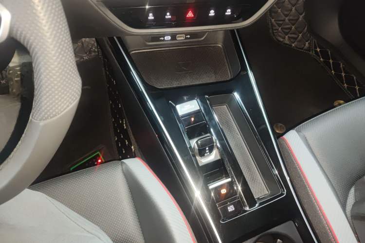 Used Volkswagen Lamando 2024 Lavida L 280TSI DSG Cool & Spicy Edition
