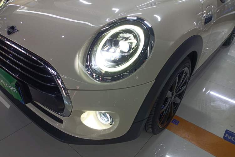 Used  MINI 2019 1.5T COOPER Artist
