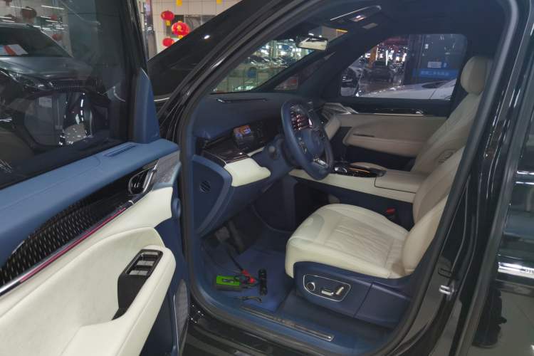 Used Zeekr 009 2024 Six-Seat Executive Version 4WD 108 kWh
